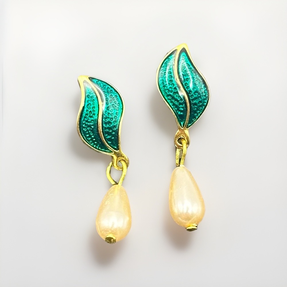 Vintage Enamel Leaf Pearl Drop Post Back Earrings Gold Tone‎ Teal 1980s